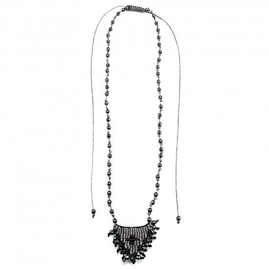 Short necklace with crochet talisman