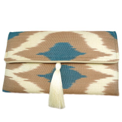 Ikat clutch