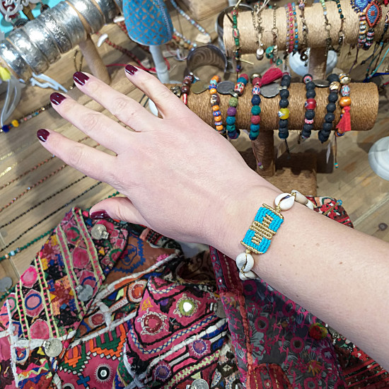 Talisman bracelet with shells