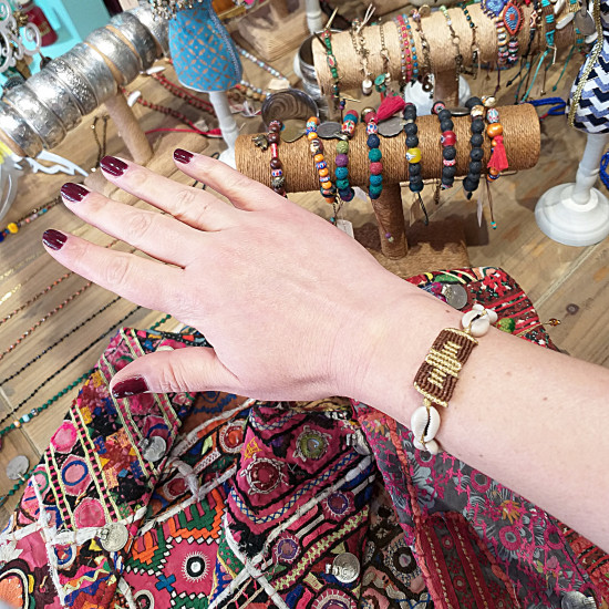 Talisman bracelet with shells
