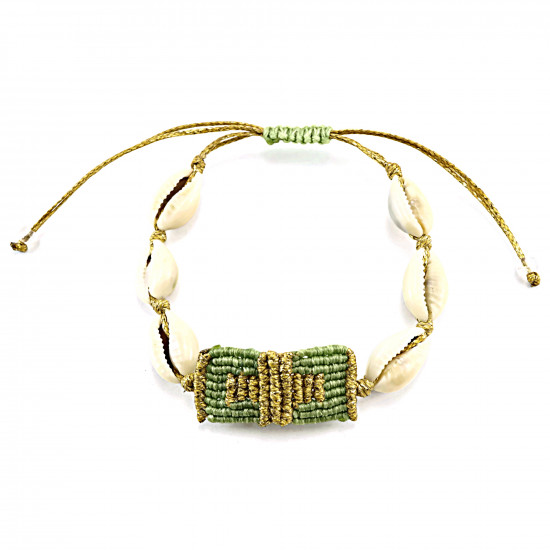 Talisman bracelet with shells