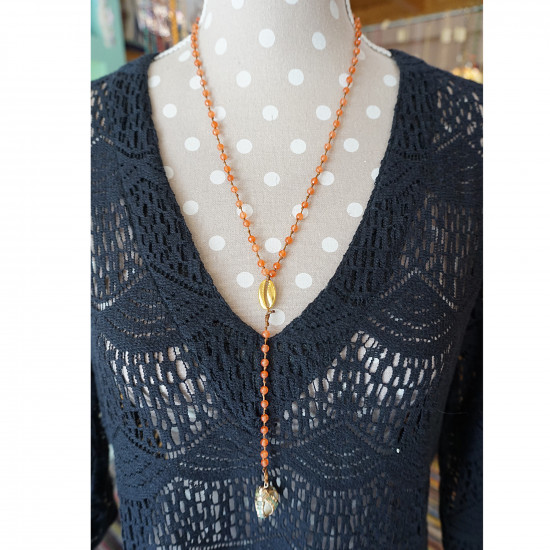 Necklace with shell