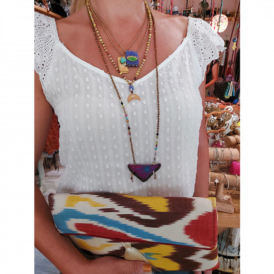 Ikat clutch