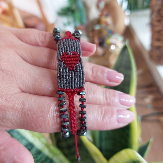 Macrame heart bracelet 1501840
