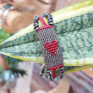 Macrame heart bracelet 1501840