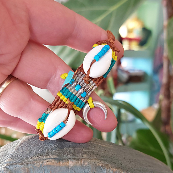 Hippie macrame shell bracelet 1501925