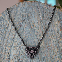 Necklace with macrame talisman 1001619