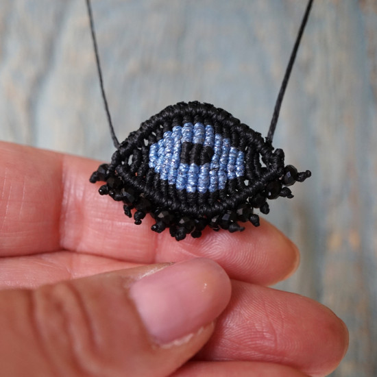 Macrame evil eye necklace 1001636