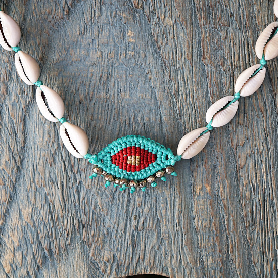 Evil eye necklace with shells 1001872