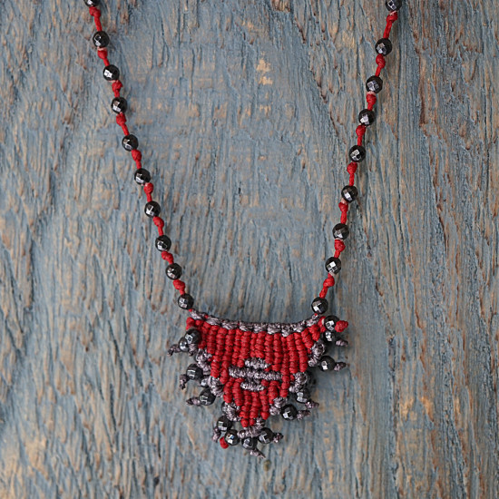 Necklace with macrame talisman 1002786