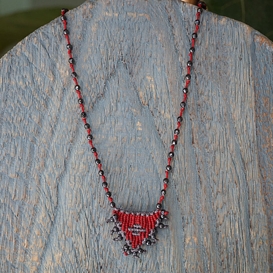 Necklace with macrame talisman 1002786