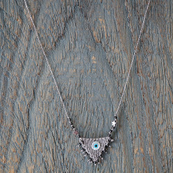 Macrame mother of pearl talisman 1002795