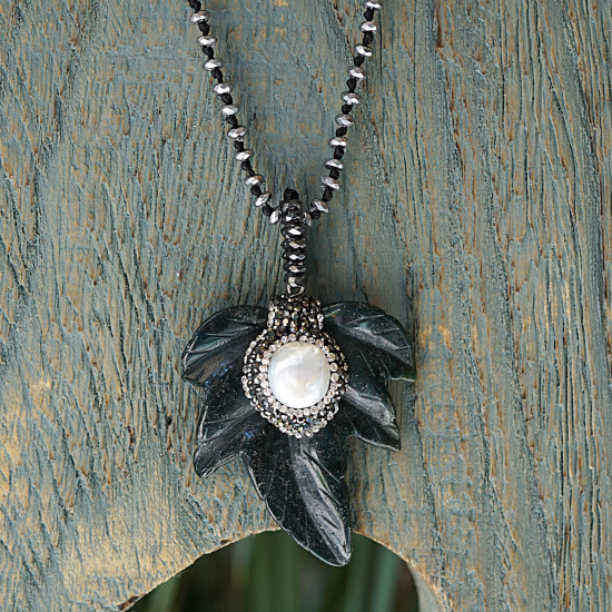 Leaf pendant necklace 1003068