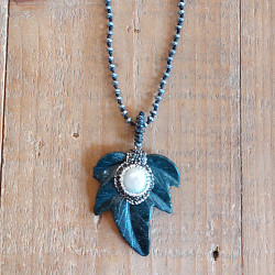 Leaf pendant necklace 1003068