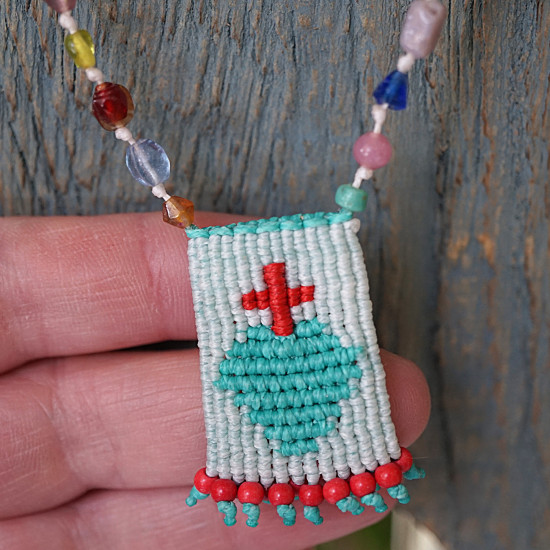 Mexican heart macrame necklace 1003148