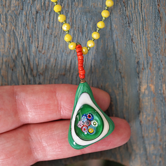 Blown glass necklace 1003189