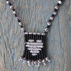 Macrame heart pendant 1003264