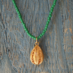 Egg pendant necklace 1003309
