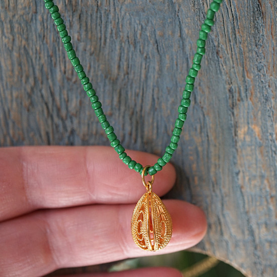 Egg pendant necklace 1003309