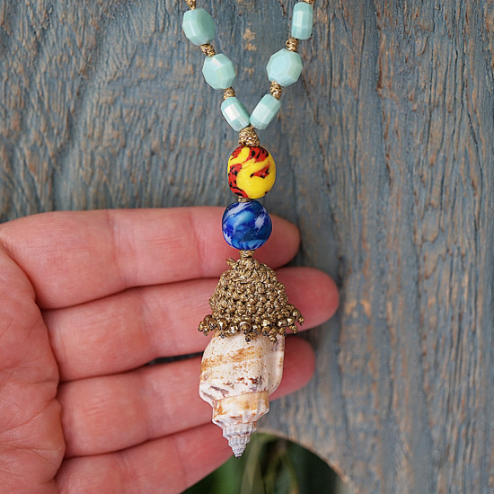 Hippie shell pendant 1003336
