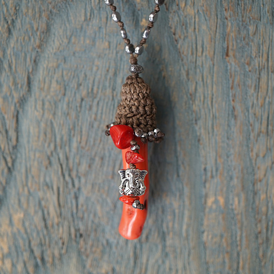 Macrame coral pendant necklace 1003371