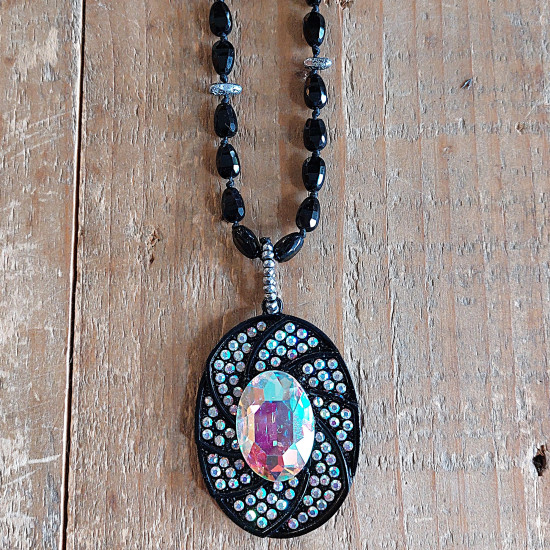 Antique style pendant necklace 1003384