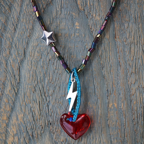 Red heart necklace 1003388