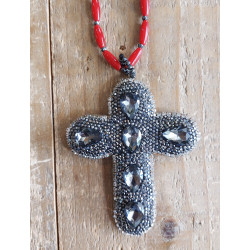 Cross pendant necklace 1003399